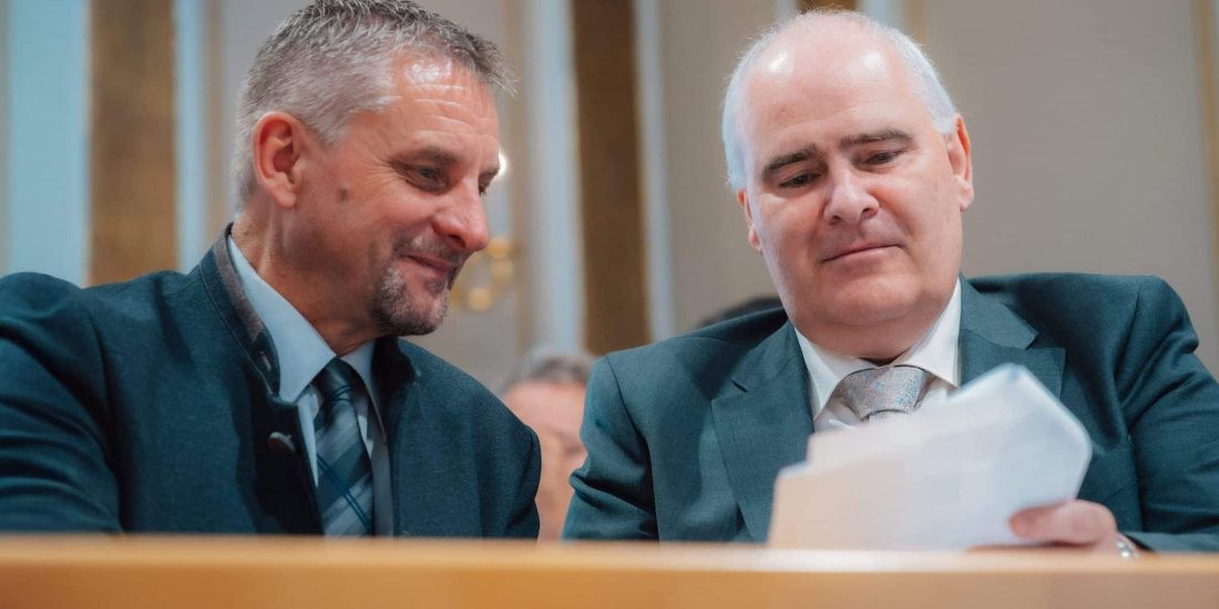 Klubobmann Dim und Energiesprecher Schießl: „Zahlen & Fakten statt grüner Glaubensbekenntnisse“